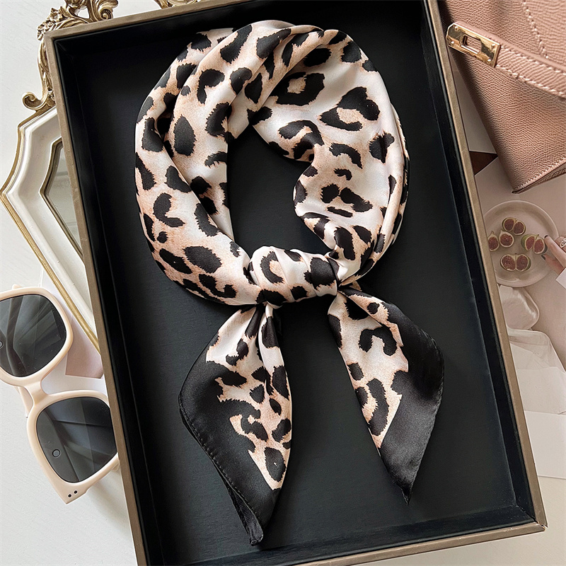Face Scarf Mask - Syal sutra motif macan tutul mewah