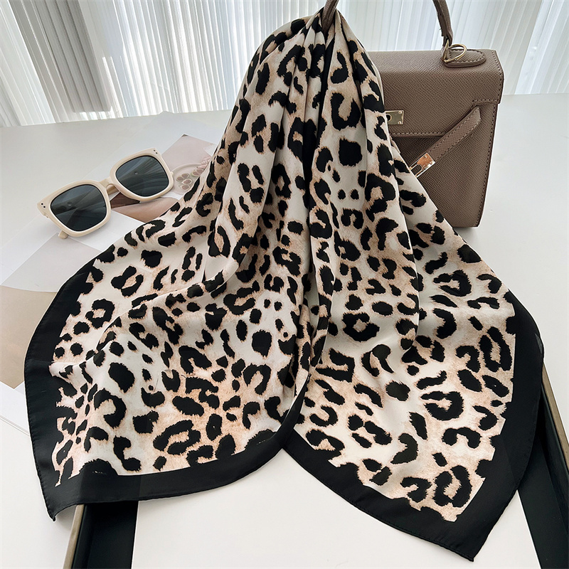 Syal sutra motif macan tutul m - Face Scarf Mask ulasan dan harga
