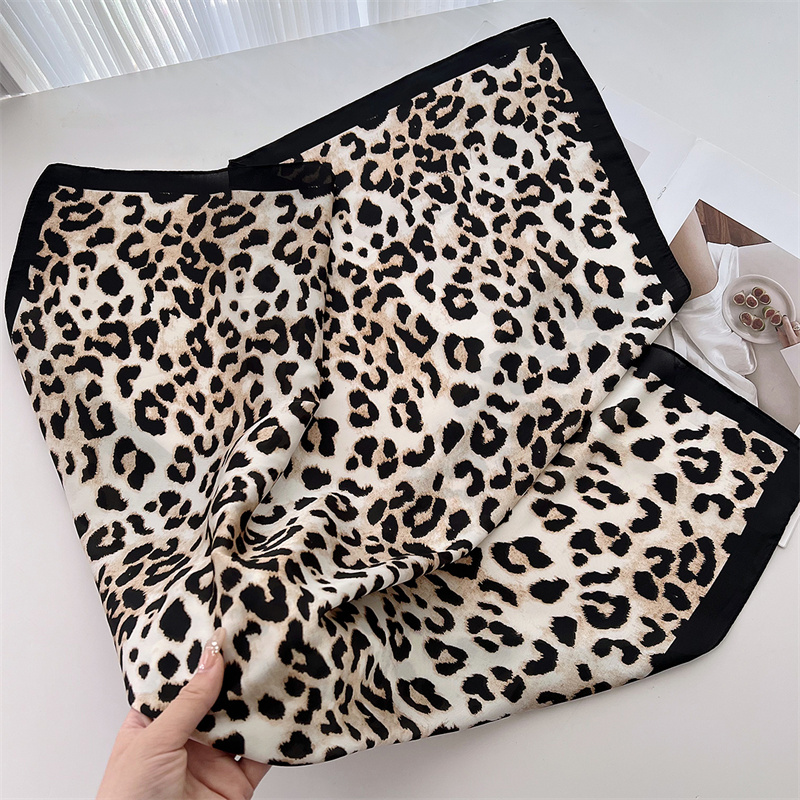 Syal sutra motif macan tutul m - Face Scarf Mask ulasan dan harga