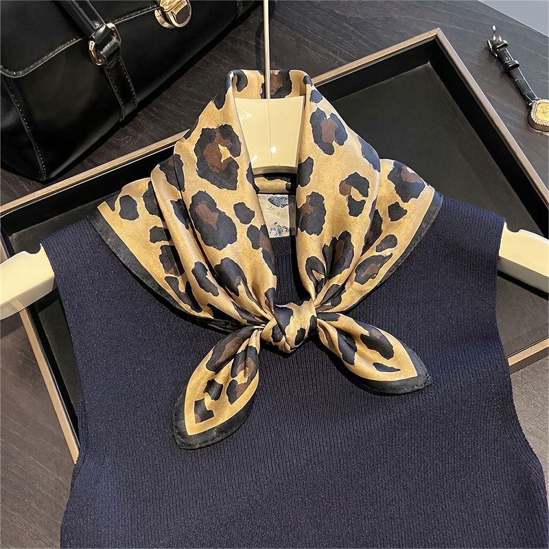 Syal Persegi Sutra 100% Motif  - Face Scarf Mask ulasan dan harga